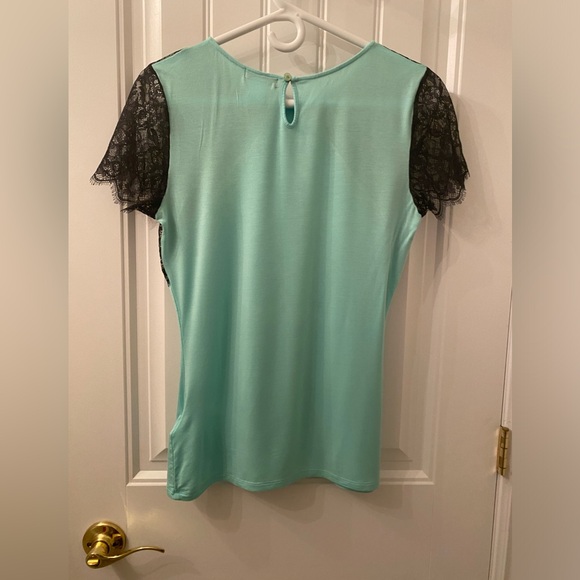 NWOT VENUS SIZE MEDIUM TEAL BLUE T-SHIRT WITH BLACK LACE SHORT SLEEVE DETAIL - Picture 3 of 11